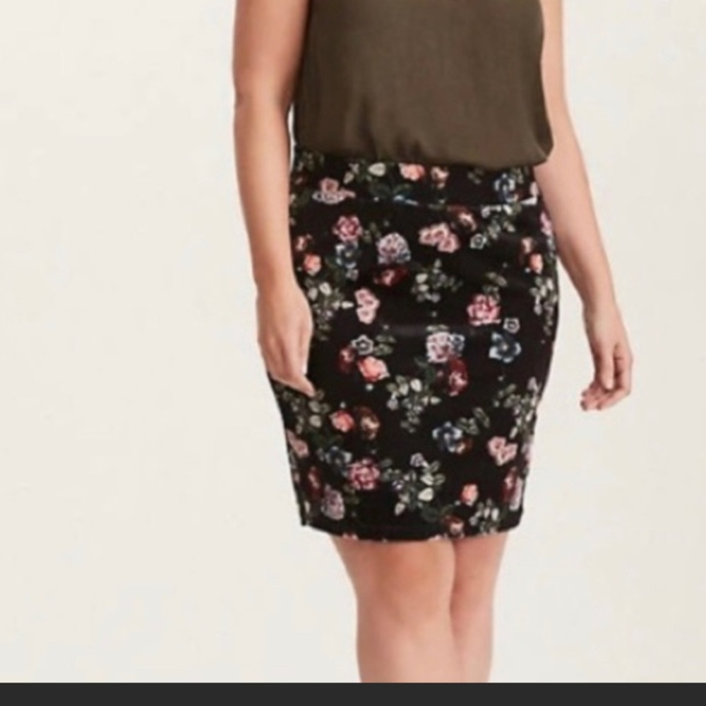 Torrid Velour Mini Skirt Size 4